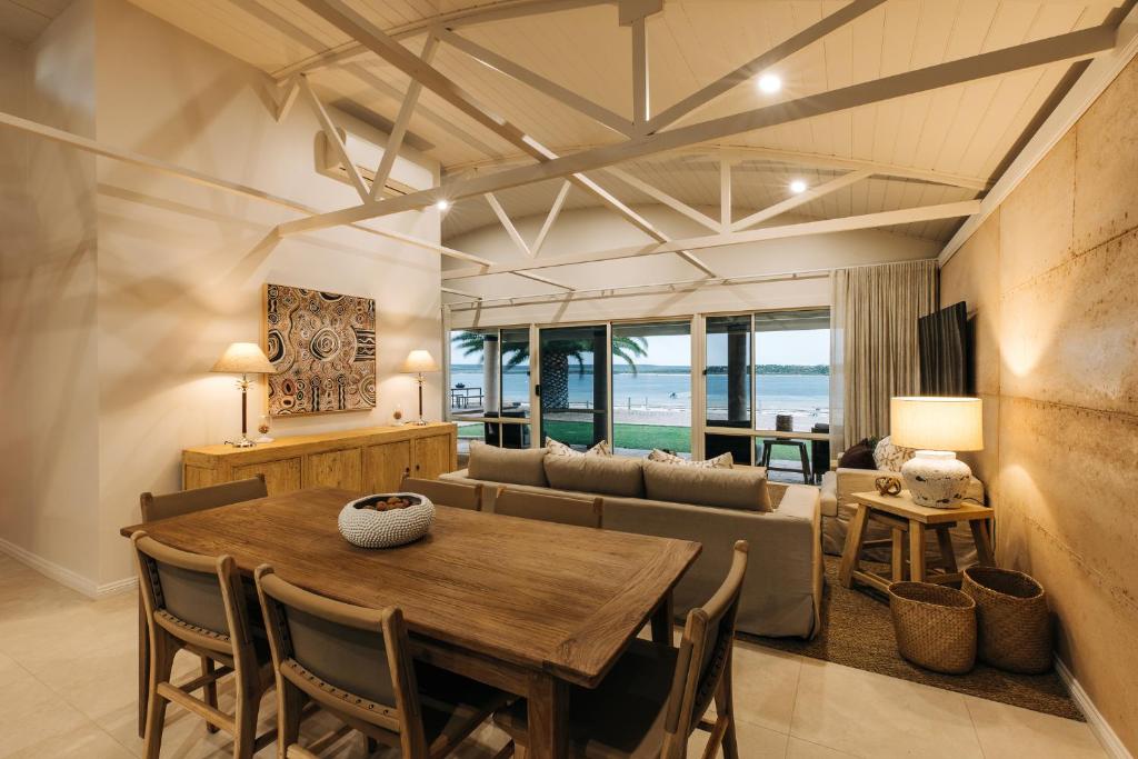 From Country to Coast: KT Aboriginal Fine Art Featured in Baird Bay's Luxury Seaside Villas